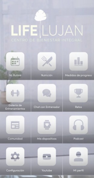App real de Life Center: pantalla de inicio con mi rutina, nutrición, medidas de progreso, entrenamientos, chat con entrenador, retos, comunidad y podcast
